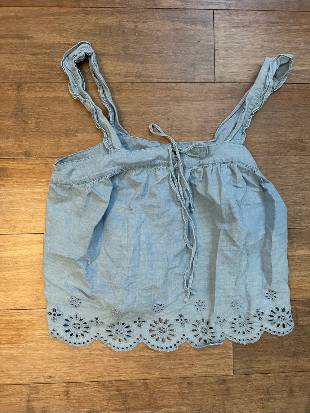 Levi’s Light Blue Eyelet Hem Tie-Front Women’s Tank Top